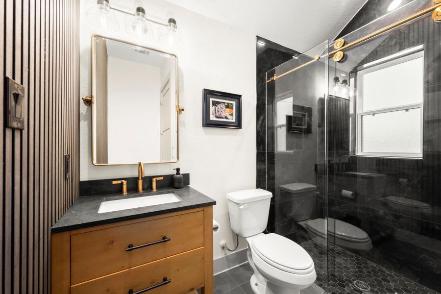 Furnished interior view inside a new home in , Tomball (Image 8).