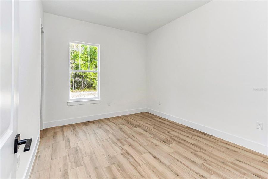 Spacious, unfurnished interior of a new home in , Ocala (Image 45).