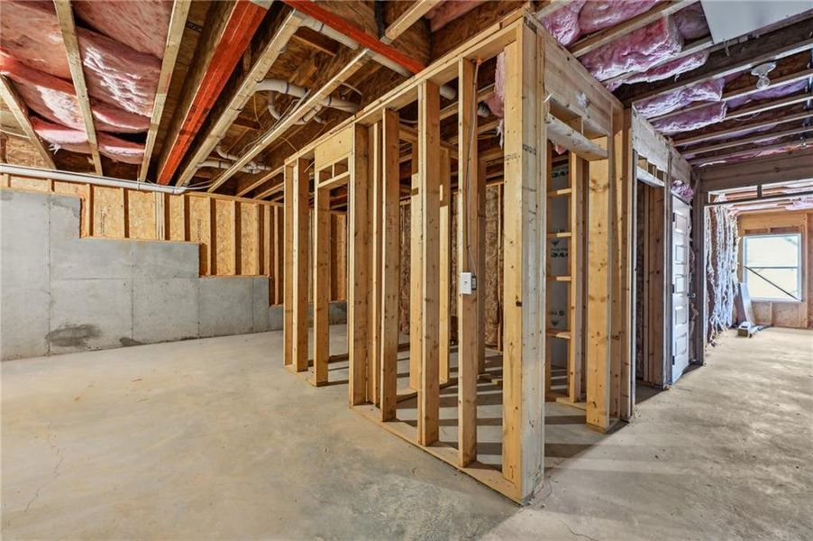 Spacious, unfurnished interior of a new home in , Atlanta (Image 19).