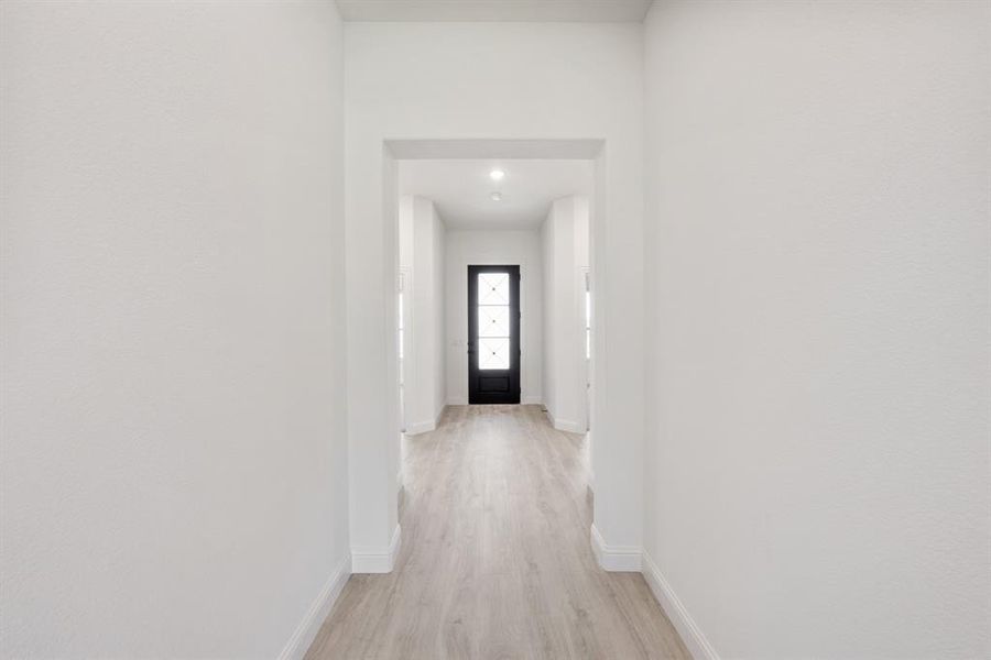 Spacious, unfurnished interior of a new home in Ridge Ranch Classic 60, Mesquite (Image 16).