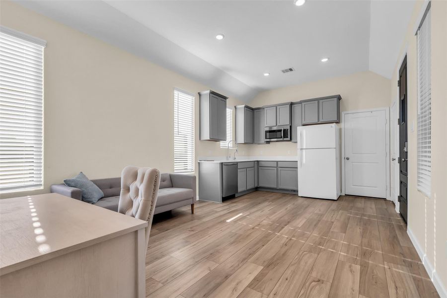 Furnished interior view inside a new home in , Baytown (Image 17).