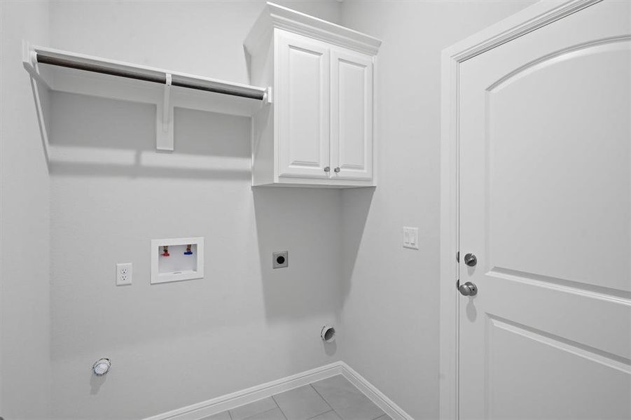 Spacious, unfurnished interior of a new home in , Tolar (Image 33).