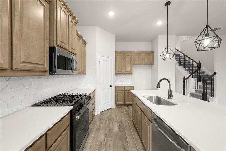 7708 Gatevine- Kitchen-3 7708 Gatevine- Kitchen-3