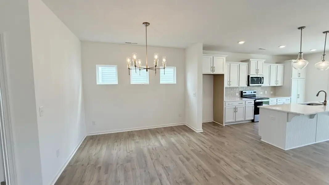 Spacious, unfurnished interior of a new home in Nathans Ridge, Lillington (Image 5).