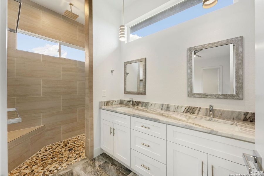 Furnished interior view inside a new home in , Blanco (Image 15).