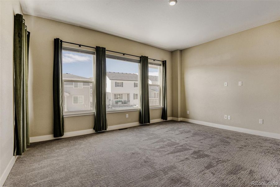 Spacious, unfurnished interior of a new home in Hillside at Castle Rock, Castle Rock (Image 17).