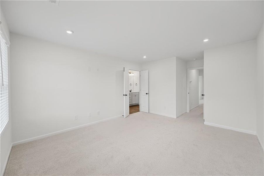 Spacious, unfurnished interior of a new home in Village Green, Adairsville (Image 12).