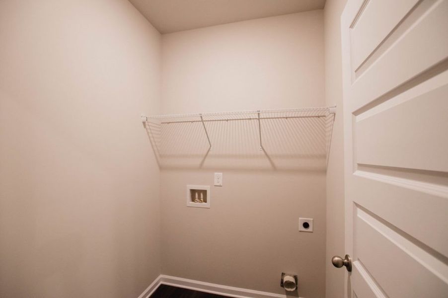 Spacious, unfurnished interior of a new home in Creekside Landing, Dallas (Image 22).