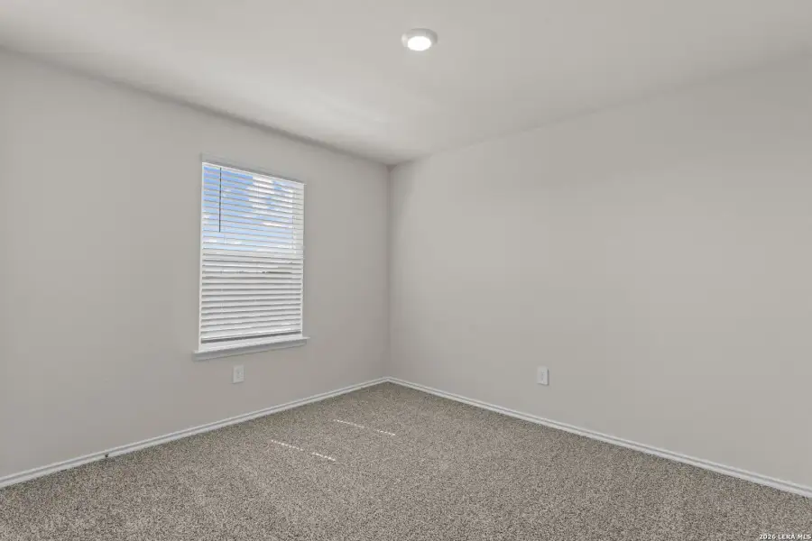 Spacious, unfurnished interior of a new home in Laurel Vistas, San Antonio (Image 36).