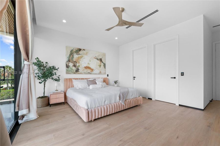 Furnished interior view inside a new home in , Fort Lauderdale (Image 60).