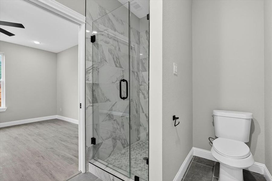 Furnished interior view inside a new home in , Grand Prairie (Image 10).