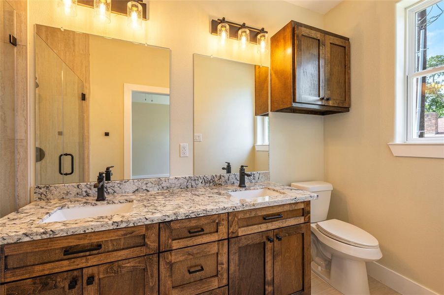Furnished interior view inside a new home in , Texas City (Image 5).