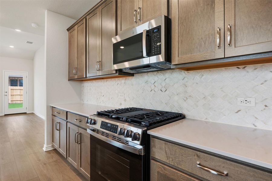 Representative images and renderings are for illustrative purposes. Actual structural options and design finishes of home may vary. Representative images and renderings are for illustrative purposes. Actual structural options and design finishes of home may vary.
