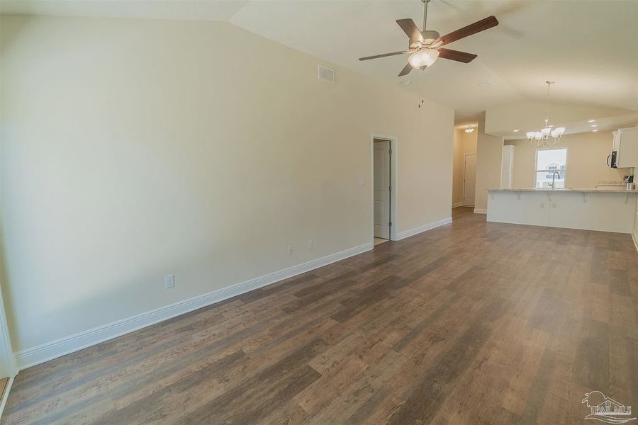 Spacious, unfurnished interior of a new home in Westpointe Place, Pensacola (Image 8).