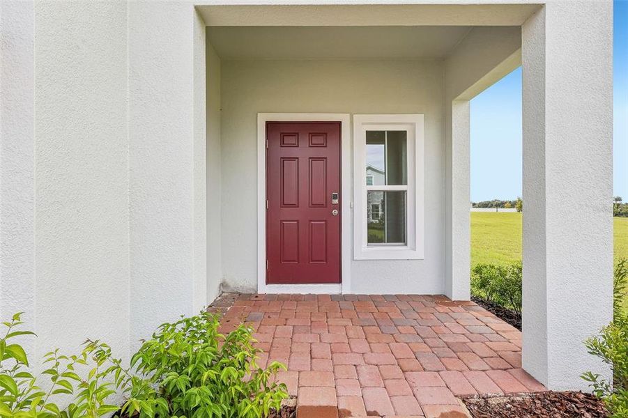 Exterior details and patio area of a home in Eagletail Landings, Howey-in-the-Hills (Image 15).