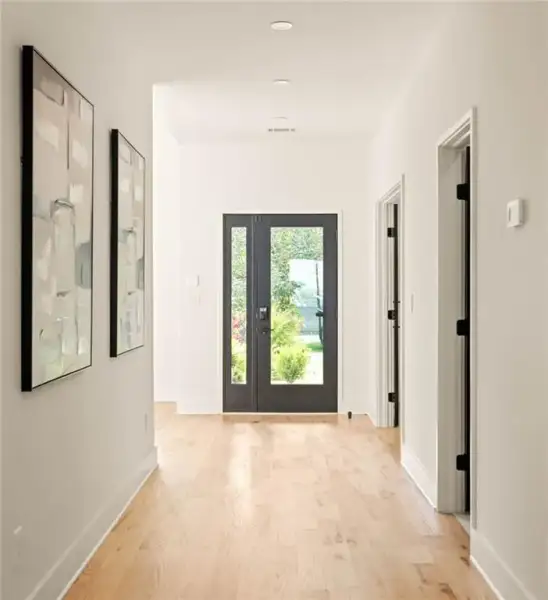 Spacious, unfurnished interior of a new home in , Atlanta (Image 22).