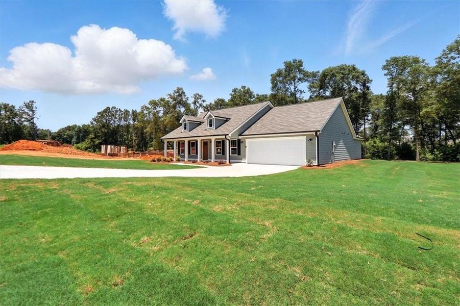 Exterior details and patio area of a home in , Hartwell (Image 3).