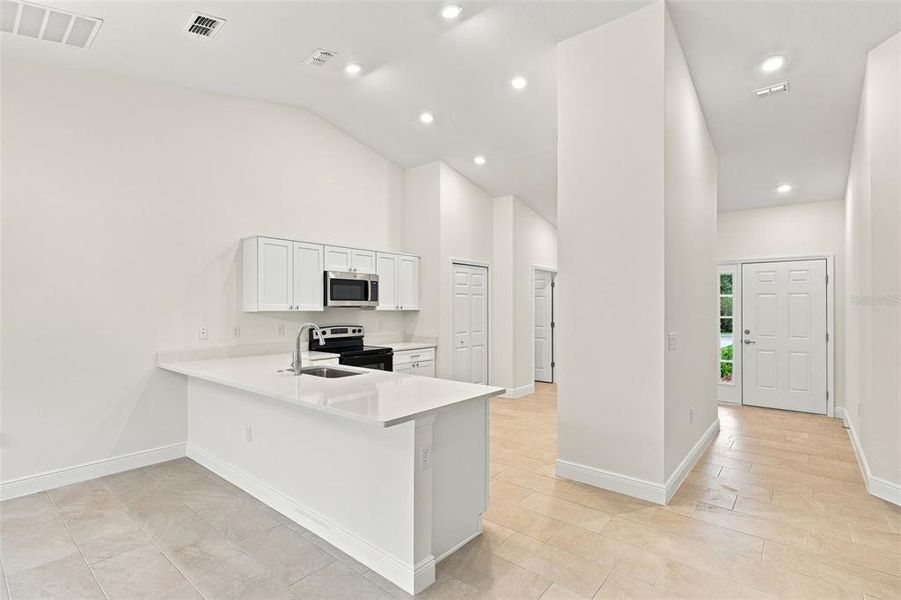 Furnished interior view inside a new home in , Yeehaw Junction (Image 13).