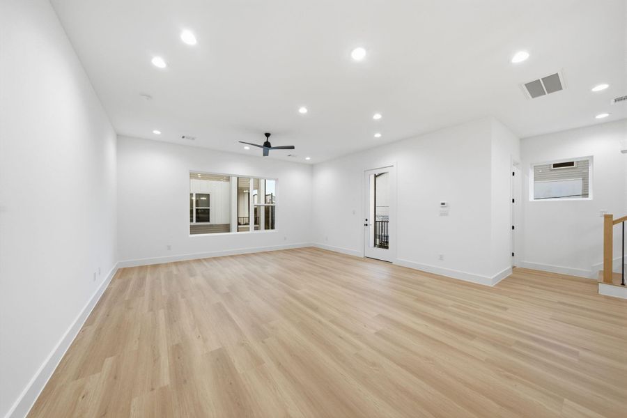 Spacious, unfurnished interior of a new home in , Houston (Image 25).
