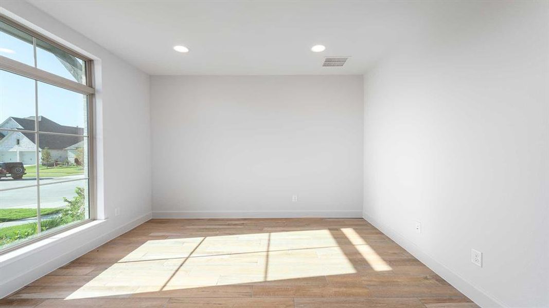 Spacious, unfurnished interior of a new home in Devonshire - Reserve 50', Forney (Image 17). Spacious, unfurnished interior of a new home in Devonshire - Reserve 50', Forney (Image 17).