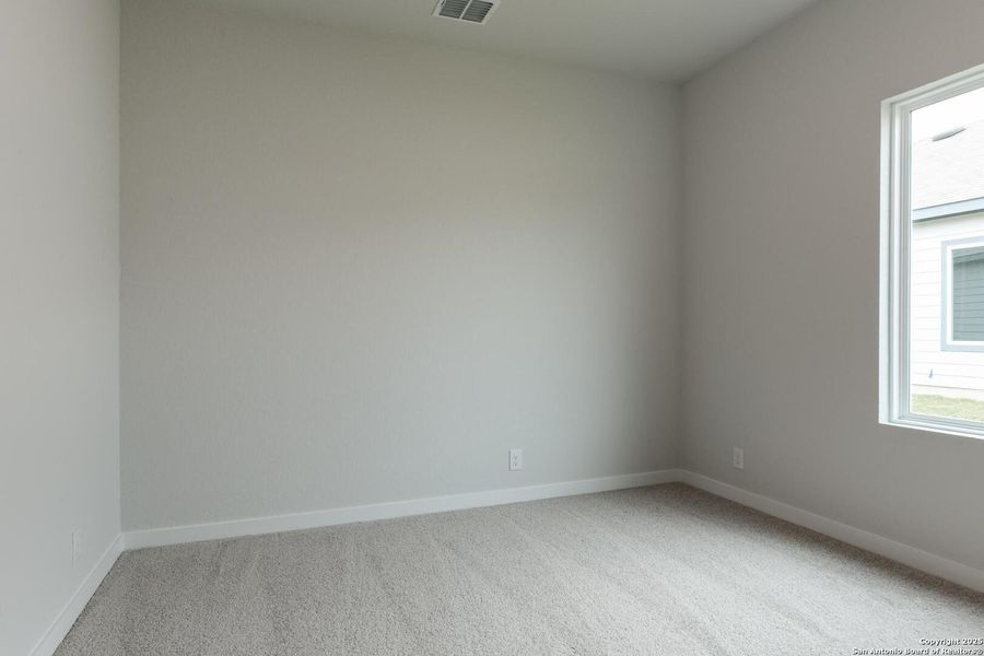 Spacious, unfurnished interior of a new home in Saddlebrook Ranch, Schertz (Image 17).