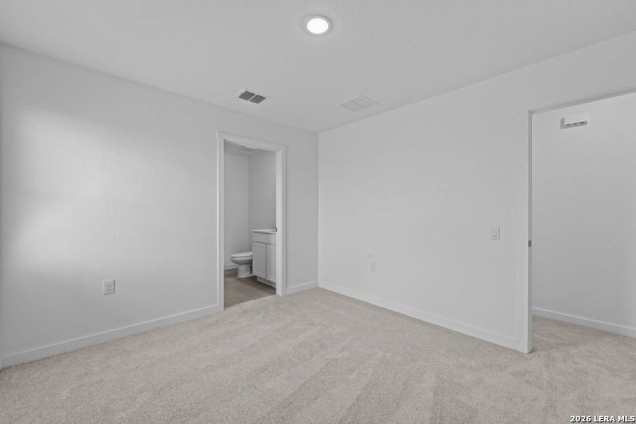 Spacious, unfurnished interior of a new home in Vida, San Antonio (Image 15). Spacious, unfurnished interior of a new home in Vida, San Antonio (Image 15).