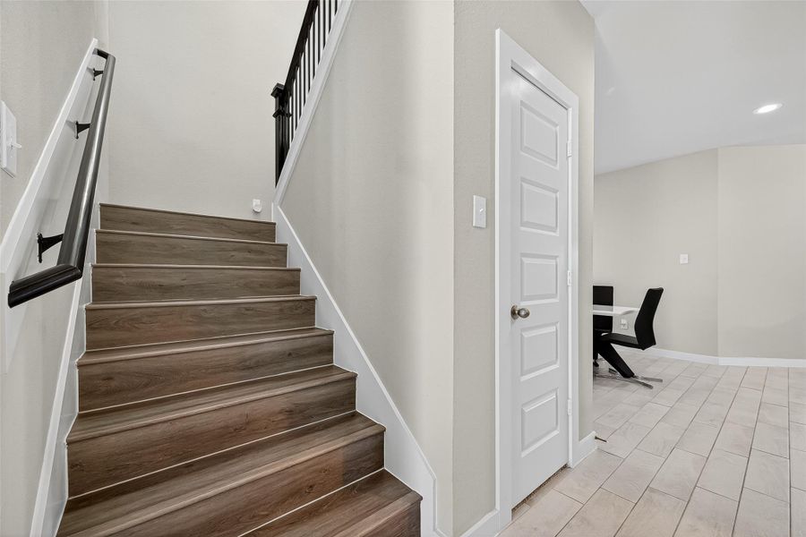 Furnished interior view inside a new home in Champions Oak, Houston (Image 30). Furnished interior view inside a new home in Champions Oak, Houston (Image 30).