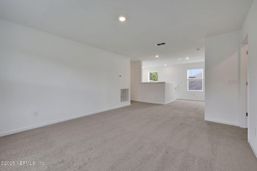 Spacious, unfurnished interior of a new home in Amberly, Green Cove Springs (Image 18).