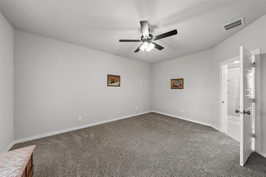 Spacious, unfurnished interior of a new home in , Waco (Image 20).