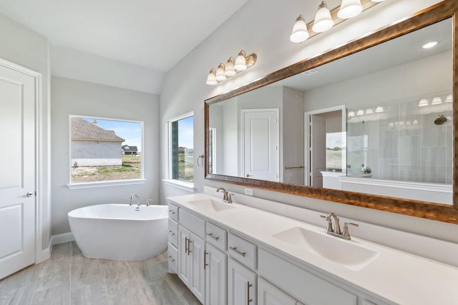 Optional Luxury Primary Bathroom | Concept 2797 at Hidden Creek Estates in Van Alstyne, TX by Landsea Homes