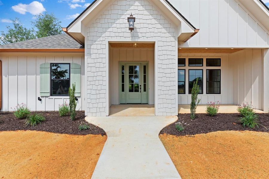 Exterior details and patio area of a home in , Lindale (Image 4).