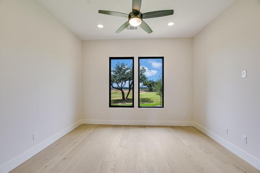 Spacious, unfurnished interior of a new home in Lakecliff on Lake Travis, Spicewood (Image 19).