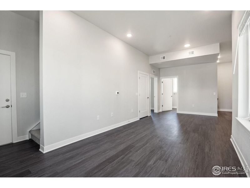 Spacious, unfurnished interior of a new home in , Fort Collins (Image 7).