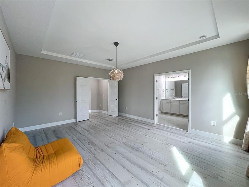 Spacious, unfurnished interior of a new home in , Winter Garden (Image 53).