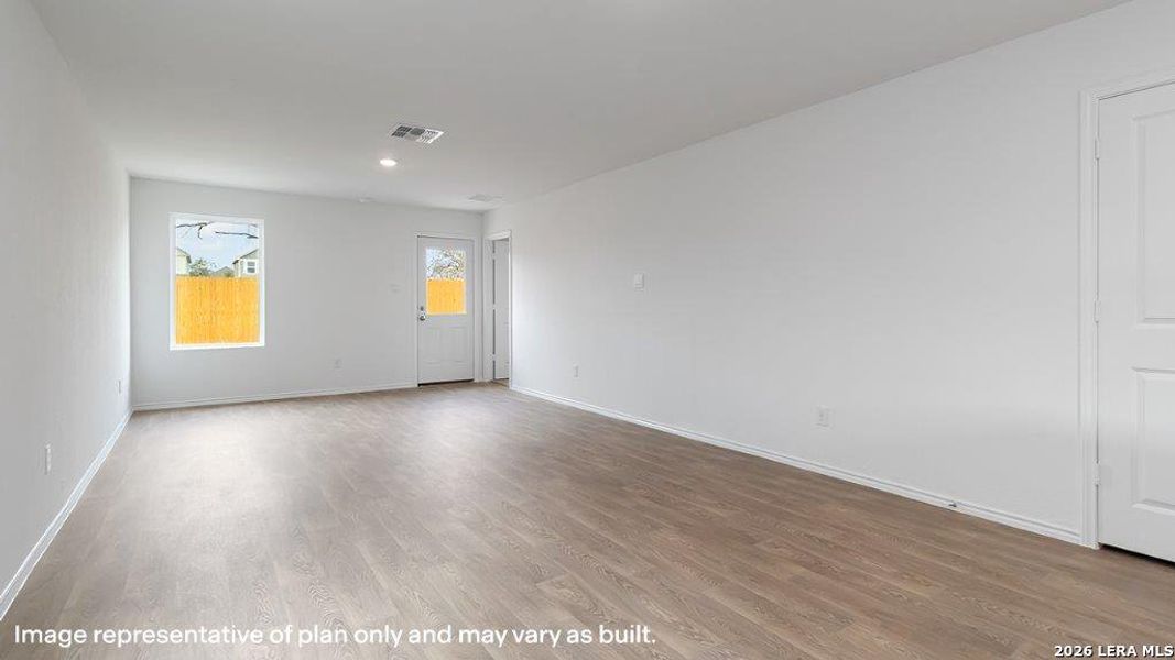 Spacious, unfurnished interior of a new home in Blue Ridge Ranch, San Antonio (Image 23).