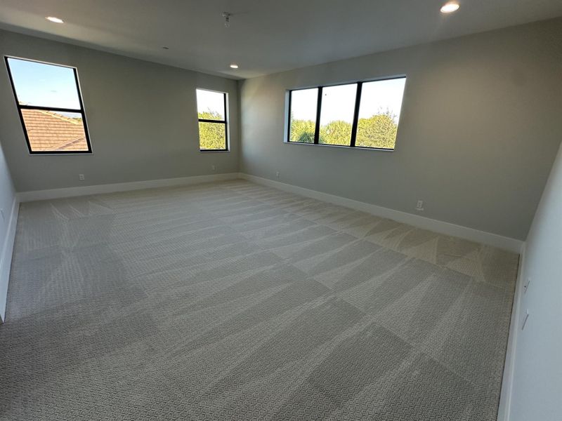 Spacious, unfurnished interior of a new home in Coral Isles at Avenir, Palm Beach Gardens (Image 5).