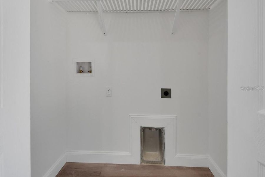 Spacious, unfurnished interior of a new home in , Daytona Beach (Image 11).