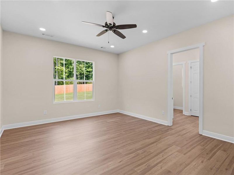 Spacious, unfurnished interior of a new home in , Griffin (Image 19).