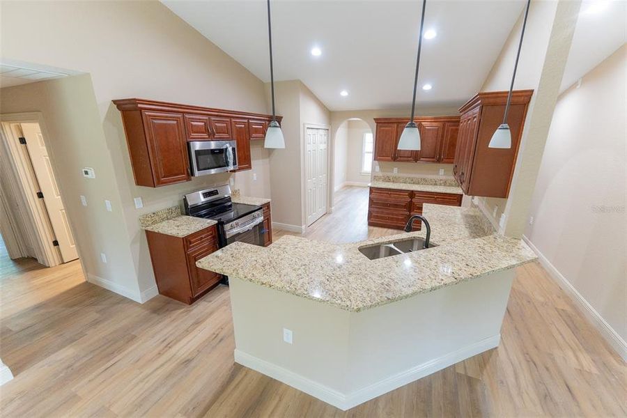 Spacious, unfurnished interior of a new home in Marion Oaks, Ocala (Image 29).