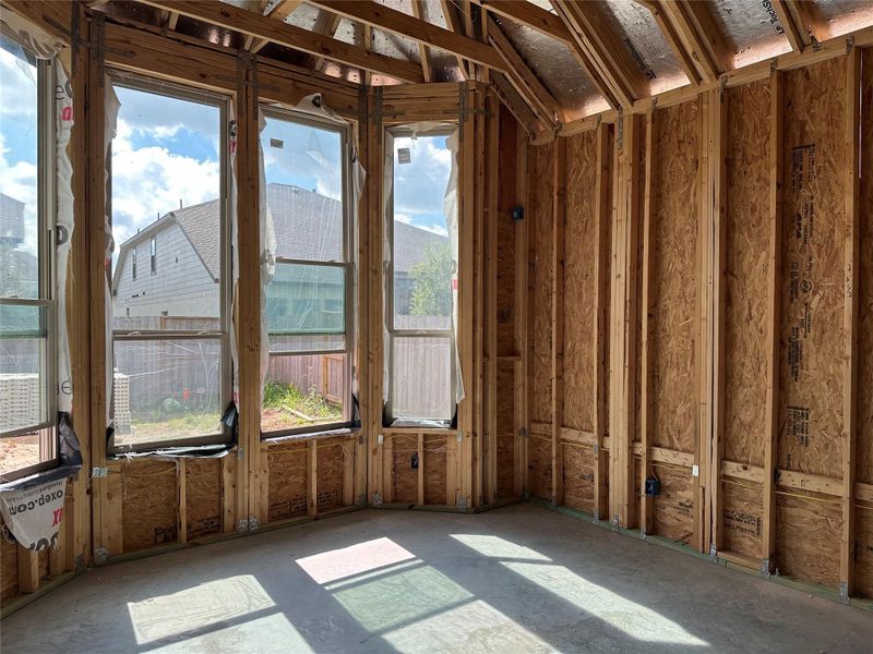 Bay window primary