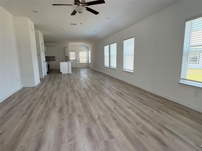Spacious, unfurnished interior of a new home in , Conroe (Image 5). Spacious, unfurnished interior of a new home in , Conroe (Image 5).