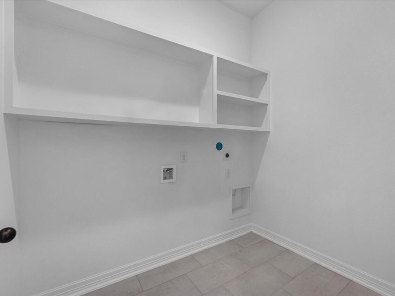 Spacious, unfurnished interior of a new home in Emory Glen, Magnolia (Image 19).