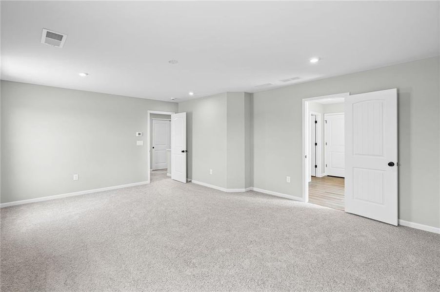 Spacious, unfurnished interior of a new home in Twin Lakes, Hoschton (Image 40).