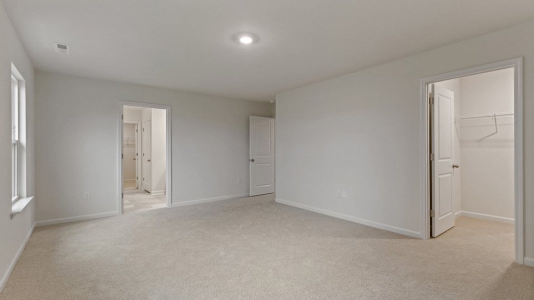 Representative unfurnished interior of a home built from the hanover by D.R. Horton in Bexford, Willow Spring (Image 22).