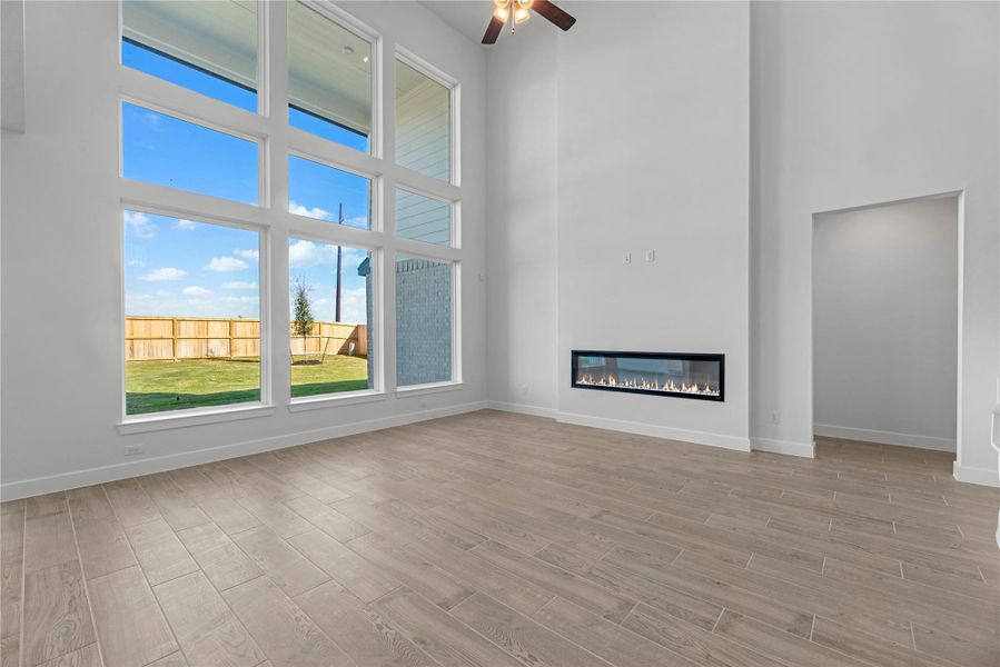 Representative image. Features, specifications, selections and colors may vary.