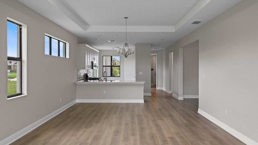 Kitchen & Dining