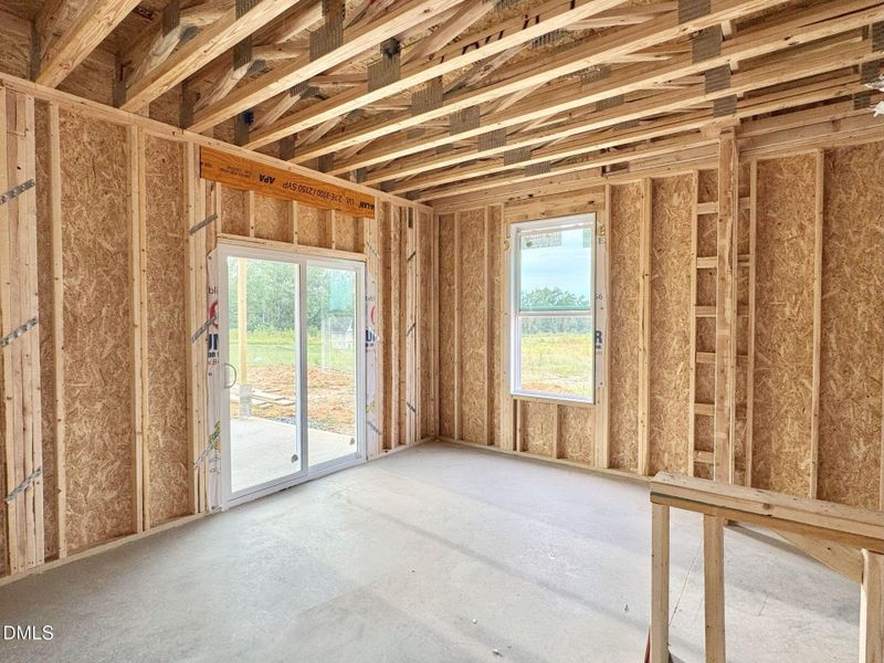 20250928_212852703_iOS 1