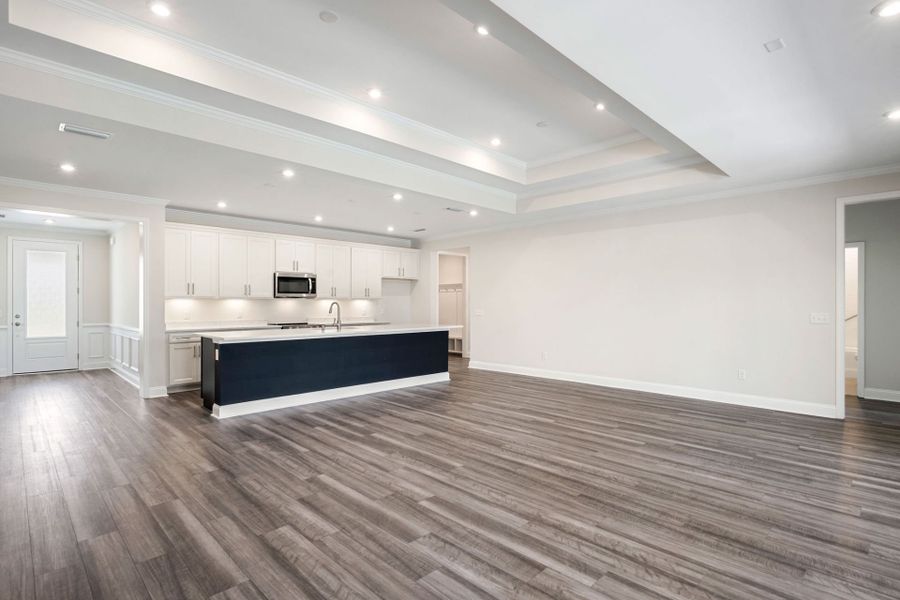 Spacious, unfurnished interior of a new home in Del Webb Savannah at Heartwood, Richmond Hill (Image 39).
