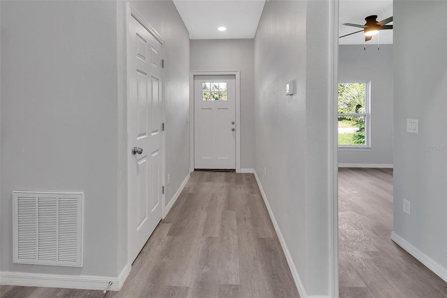 Spacious, unfurnished interior of a new home in , Deland (Image 15).