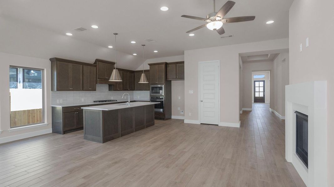 Furnished interior view inside a new home in Evergreen, Conroe (Image 7).